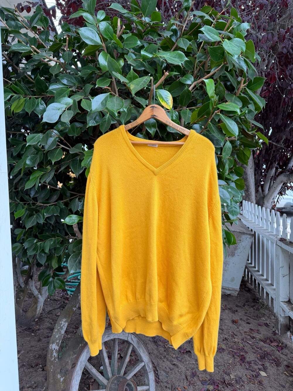 Malo Vintage Made In Italy 100% Cashmere Yellow V-Neck Sweater